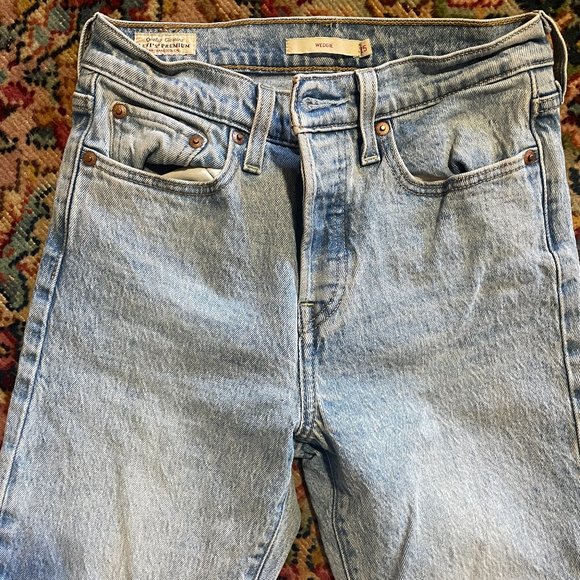 Levi's® Premium WEDGIE STRAIGHT FIT WOMEN'S JEANS - Picture 3 of 7